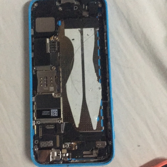 iPhone 5c and other parts to free one usb charger - Picture 6 of 8